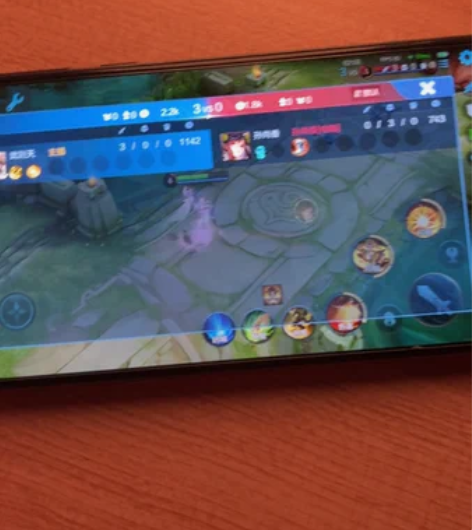 小米9 6?128 成色9成新吧，一个边角...