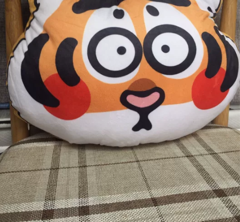 全新 网红可爱大肥脸虎头抱枕 新款汽车沙发...