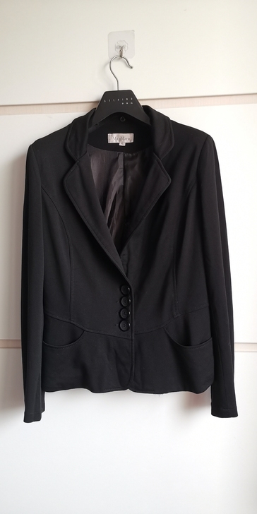 女休闲短外套西服,九成新,