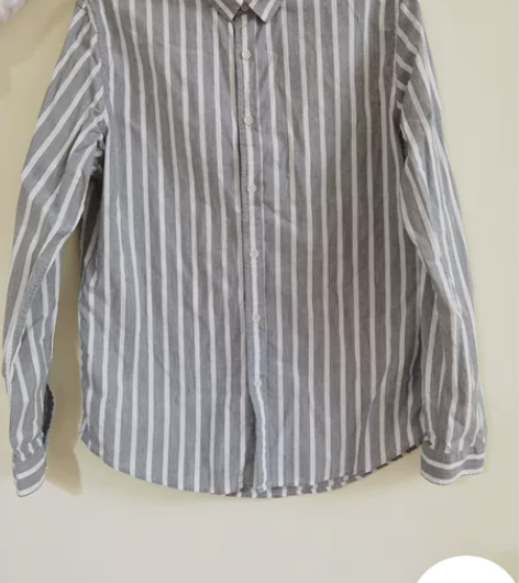 男士衬衣九成新 穿上非常有型 感兴趣的话点...