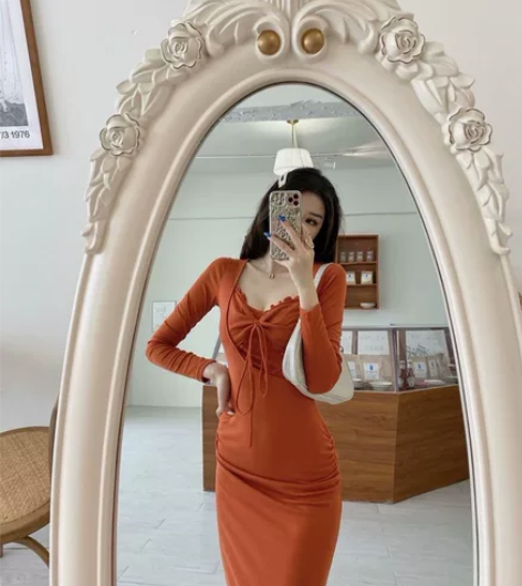 气质连衣裙女神范复古法式温柔风女人味性感紧...