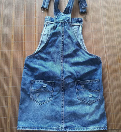 牛仔背带裙，全新，s码 感兴趣的话点“我想...