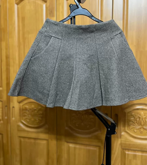 S码冬装毛呢半身A字裙 微弹，有一定厚度 ...