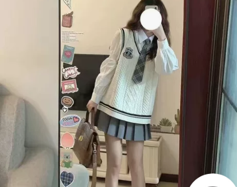 全新未拆封灰色百褶裙小裙子内含打底裤！全新...