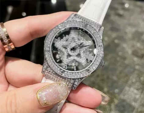 前任送的现在看到就心烦不想要了才戴过一次亏...