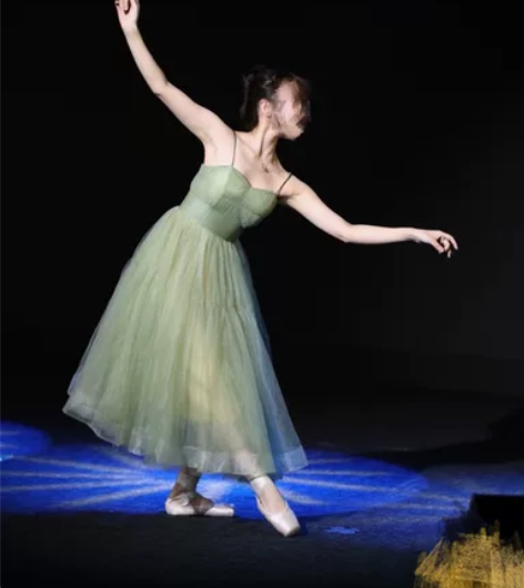 婚纱影楼旅拍主题服装 INS风绿色森系日系清新简约礼服长裙仙... 婚纱影楼旅拍主题服装 INS风绿色森系日系清新简约礼服长裙仙...