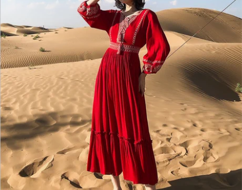 西藏民族风连衣裙女沙漠旅游云南草原青海湖红...