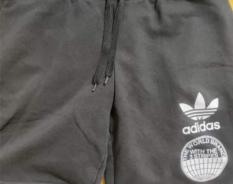 阿迪达斯三叶草纯棉短裤，黑色，专柜正品。 ...