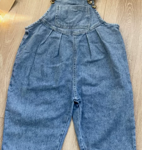 背带牛仔裤，特别软，很舒服，很百搭，100...