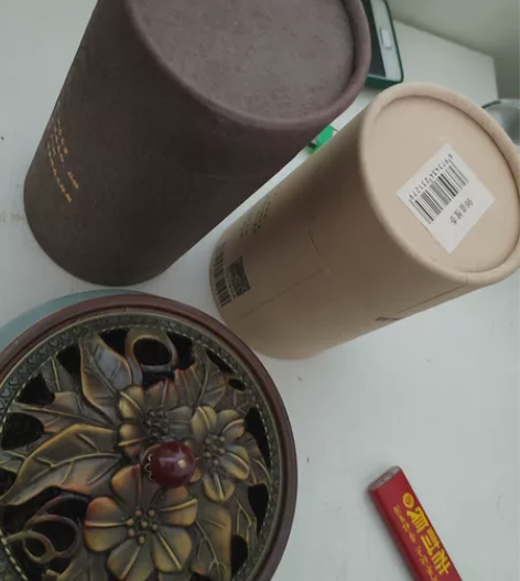 檀香还有大半盒加檀香炉。 感兴趣的话点“我...