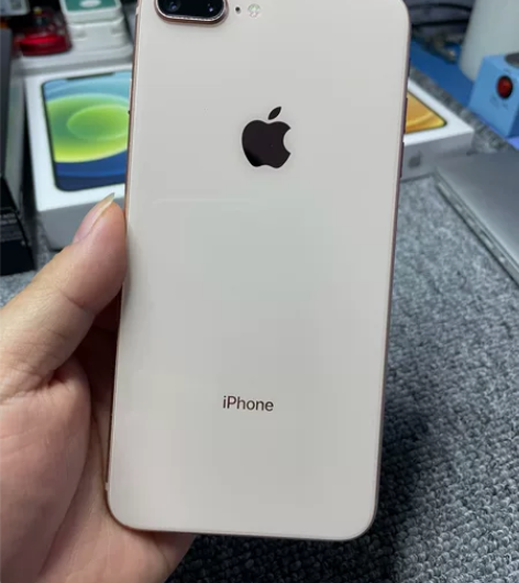 苹果8plus,国行64G,原装机器,无任...