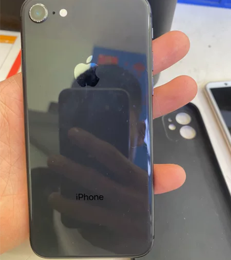 小8 全网通,靓机 .电池刚换。有需要的看...