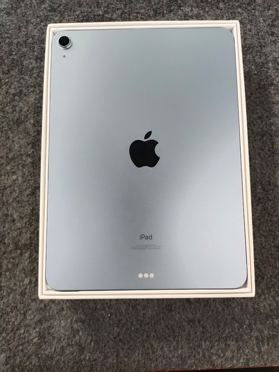 iPad  Air  4