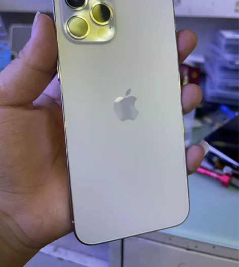 刚收的12pro国行256 全原无拆修 边...