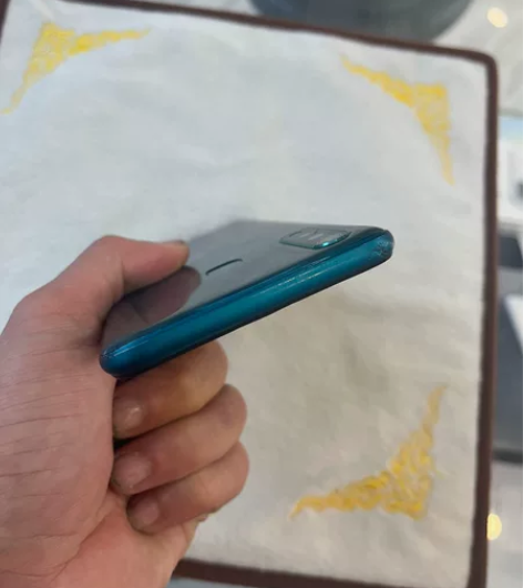 vivoz5x,6+128G,成色9成新,...