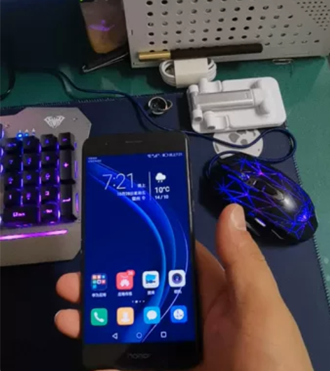 荣耀8，4+64八成新， 感兴趣的话点“我...