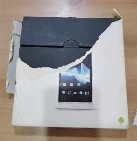 手机，二手手机，2G的索尼，能开机，喜欢拆...