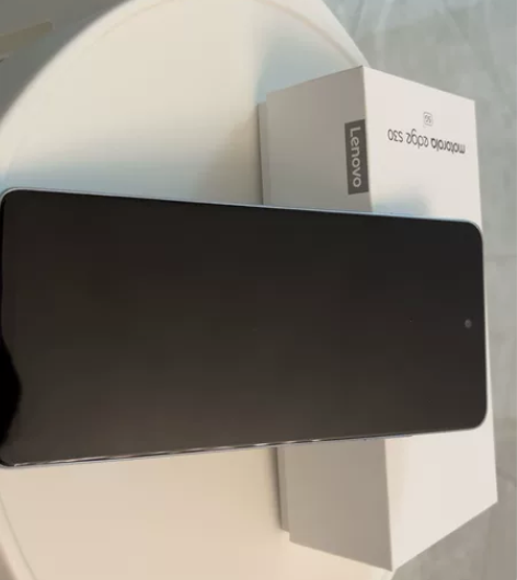摩托罗拉moto edge S30 骁龙8...