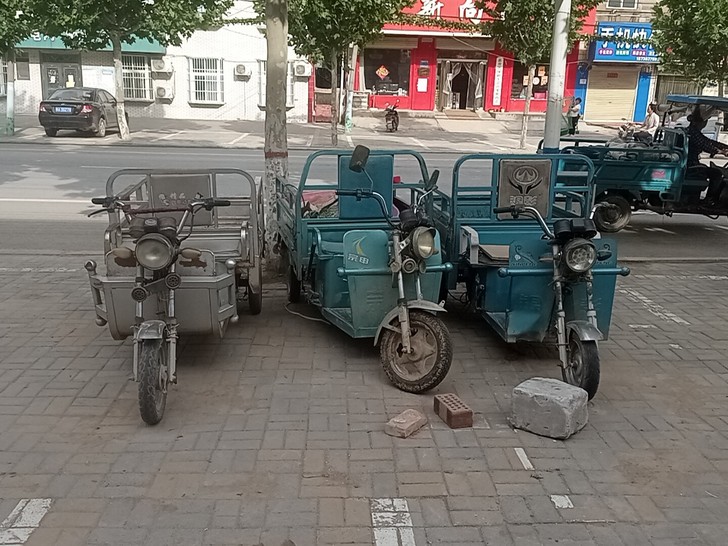1.3米银彭车  高低档