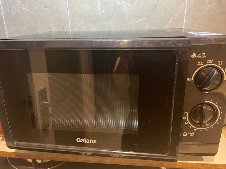 八成新，格兰仕微波炉美的电水壶。鼓楼区热河...