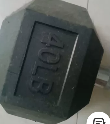 40公斤的一个哑铃 老公买来想自己练的结果...