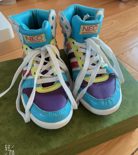 专柜正品阿迪高帮板鞋，家里运动鞋太多，腾空...