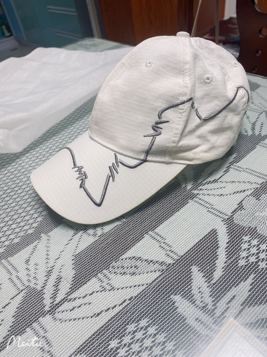 在安踏店买的帽子，带了几次，一直闲置，给需...