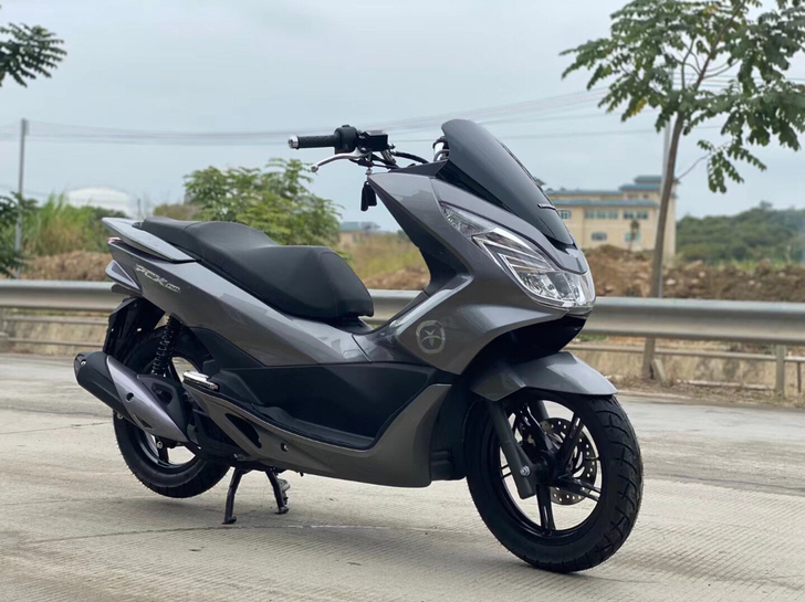 PCX150 新到两台越本PCX150