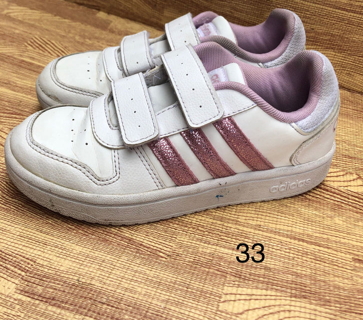 33码阿迪达斯女休闲鞋