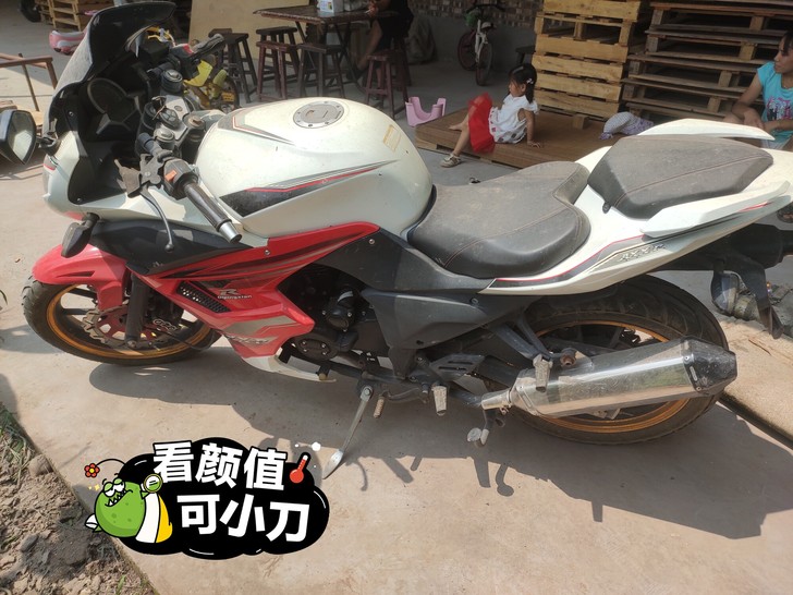 二手摩托车，拉风，只限本地自提。拥有一款酷...