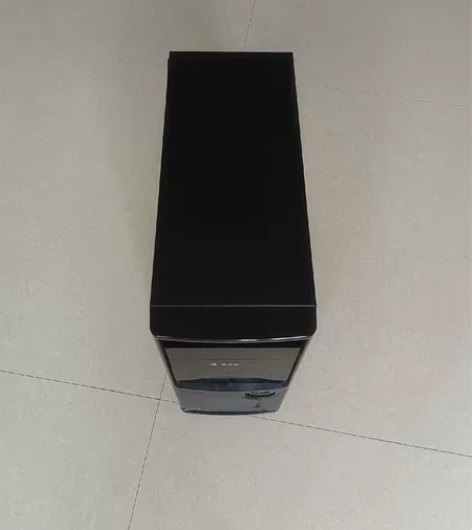 电脑机箱 20拿去 仅自提 不发快递轻微使...