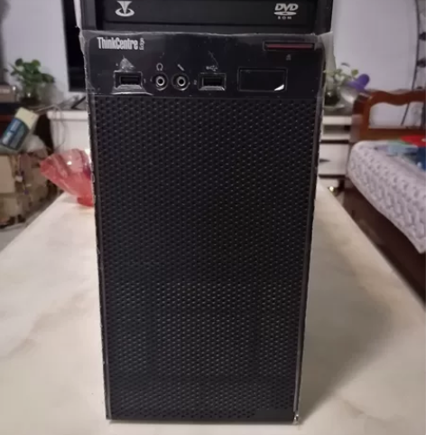 联想经典机箱。膜都没撕，整套主机拆卖。 带...