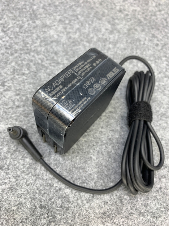 原装华硕ASUS  19V2.37A 小口...