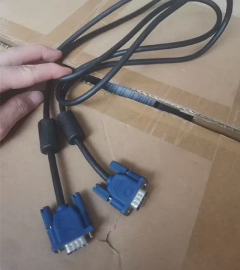 1，VGA电脑连接线，显示器，录像机，投影...