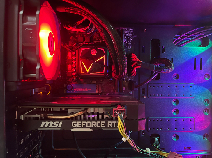 游戏电脑一台、2020年11月购买、整机带...