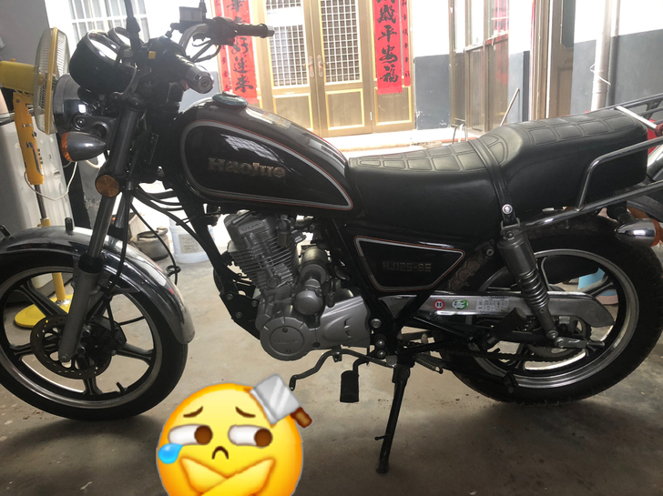 豪爵125摩托车几乎没骑过，崭新车成色如下...