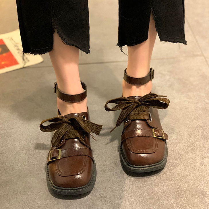 单鞋女2021年春款时尚百搭复古深口方头皮...