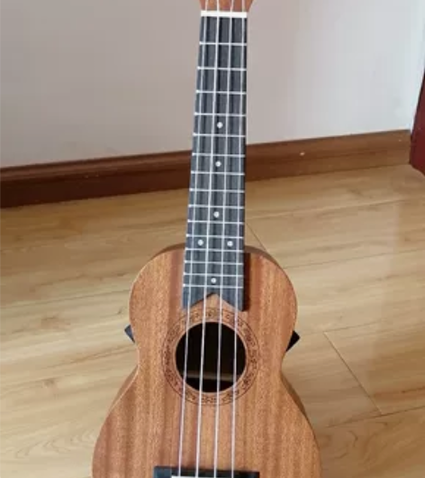 全新21寸aodsk牌子尤克里里，没有包。...