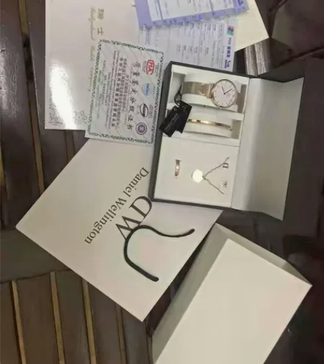 DW手表转让 感兴趣的话点“我想要”和我私...