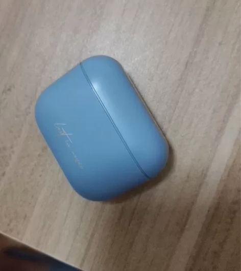 漫步者蓝牙耳机,买来时间不长,姐姐又送了我...