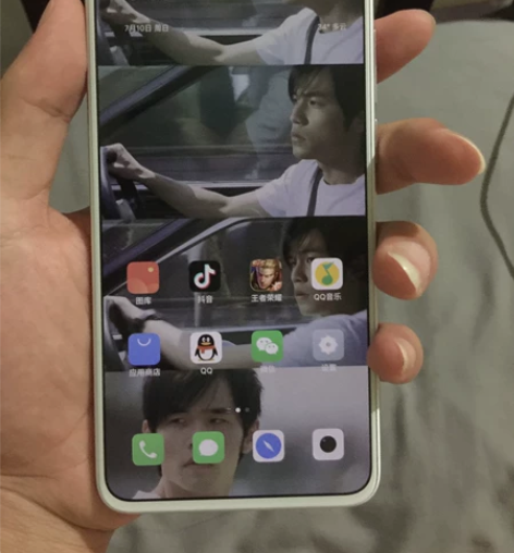 魅族17  8+128 ，轻微烧屏，调暗可...