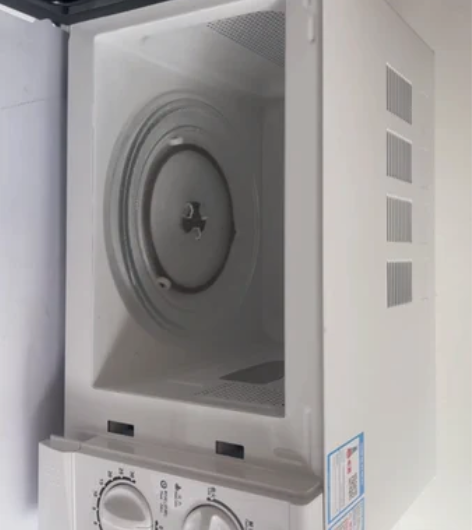 闲置很久了 只用过一两次 格兰仕的微波炉跟...