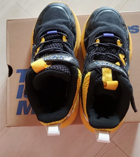 乔丹儿童篮球鞋，购于专柜，魔术贴款，30码...