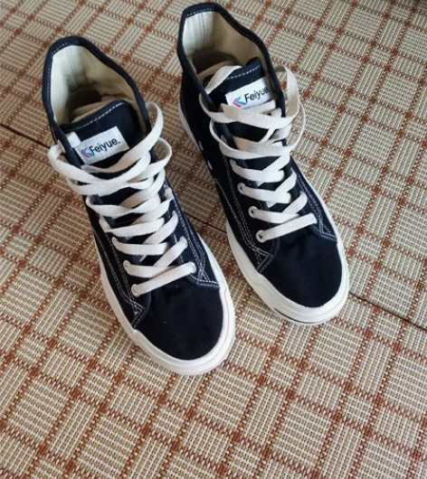 Feiyue/飞跃品牌，女款高帮运动帆布鞋...