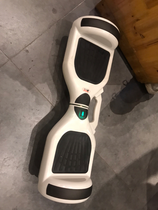 新买的平衡车 不想要了200块卖掉 给小孩...