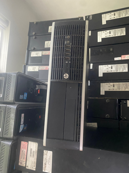 惠普品牌机，不要拿组装的比质量，不是一个档...