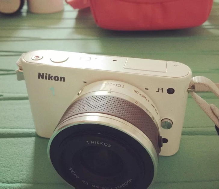 尼康j1奶白色高颜值微单
