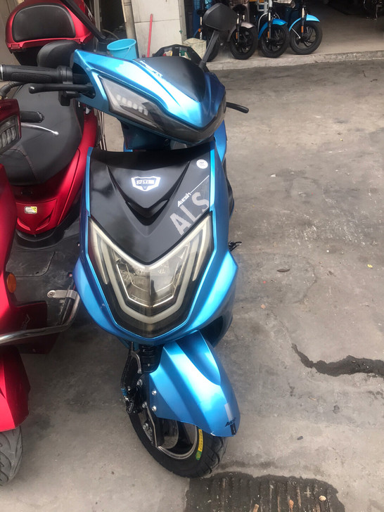 9成新爱立新二手电动车，72v20安。