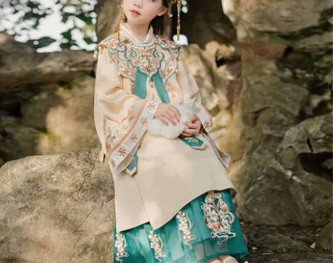 高端女童汉服2022新款秋冬明制古风云肩小...