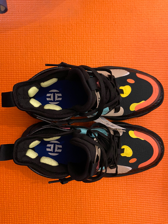 Adidas休闲运动鞋，35.5码，美国直...